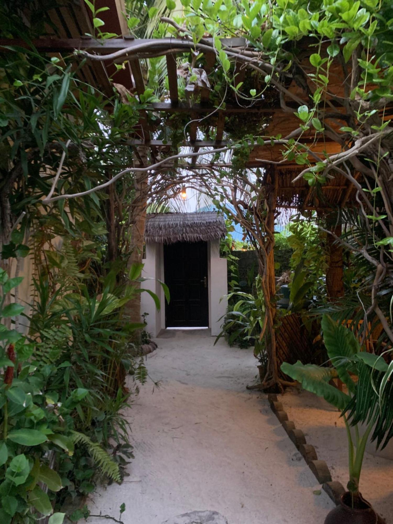La Luna Boutique Dhangethi Exterior photo